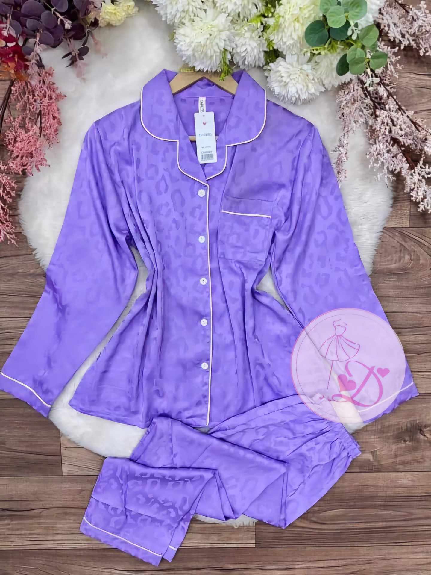 473367680_540567699007025_6316694256963316235_n Pyjama satin CH010 violet – Image 1