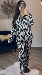 Pyjama satin CH017 noir – Image 2